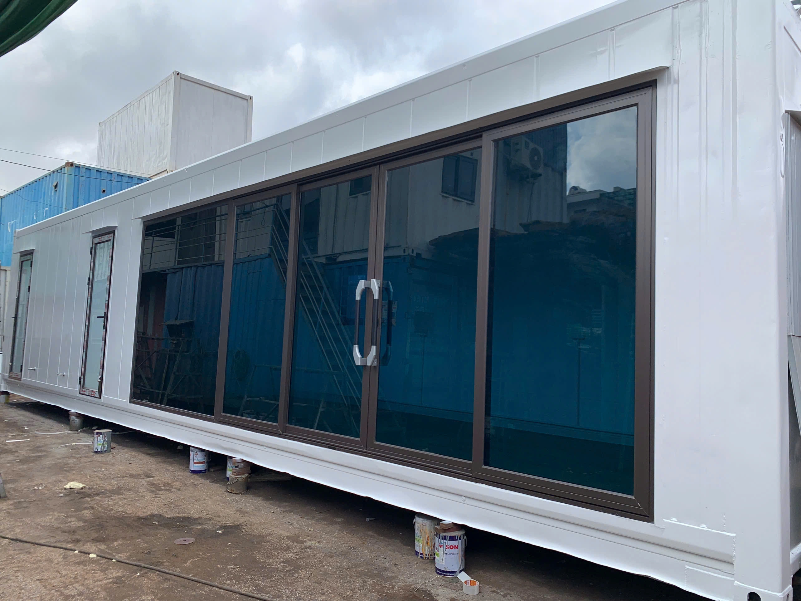 Container 40 feet làm văn phòng bất động sản